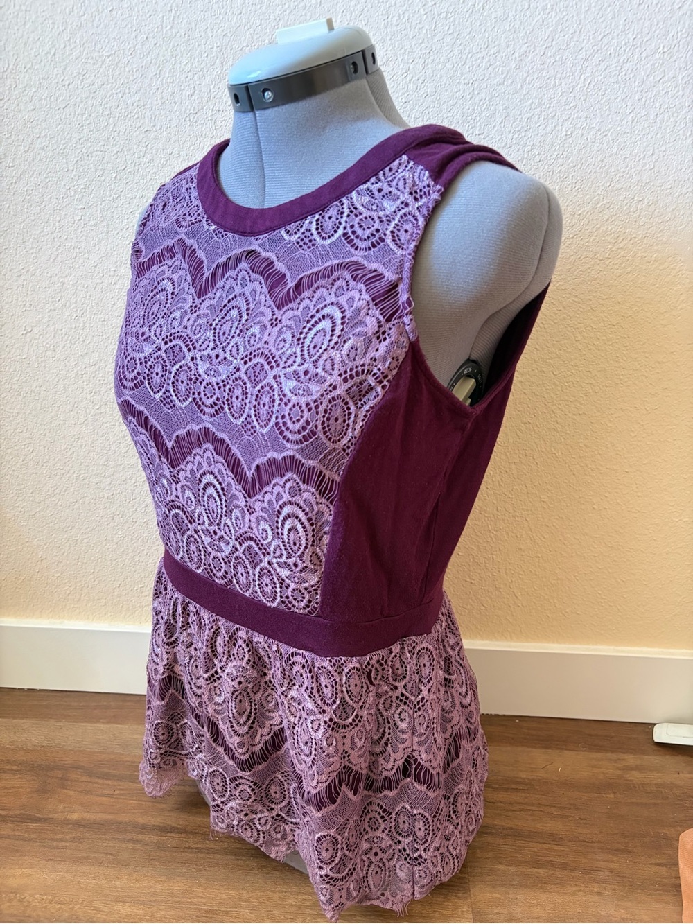 Ricki’s Purple Lace Peplum Sleeveless Blouse Floral Crochet Y2K Fairycore Top - Picture 3 of 9